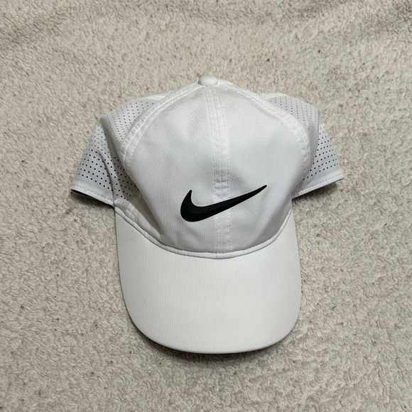 Nike Classic White Hat with Black Swoosh - Picture 1 of 4
